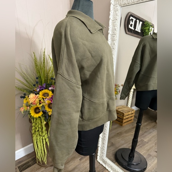 Outdoor Voices • Nimbus 1/4 Zip Sweatshirt - Picture 11 of 12